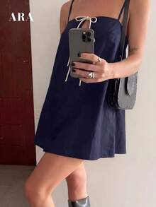 ARA CHIC 女款海軍藍細肩帶對比綁帶短洋裝，優雅露背純欲風吊帶裙，春夏季新品 - 藏蓝色 - 查看 2