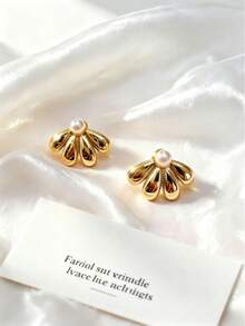 Niche Designer Fan-Shaped Faux Pearl Petal Stainless Steel Earrings, 304 Stainless Steel Hypoallergenic, Waterproof, Sweat-Proof, Suitable For Vacation Travel Summer Street Style/Daily Commute Versatile Jewelry/Graduation Season Beach Outing Picnic Wear/Wedding Banquet Birthday Celebration Holiday Party Occasions/Father's Day Mother's Day Perfect Gift/Summer Seaside Beach Play Eye-Catching Accessory, Perfect Match For Seaside Beach/Non-Fading Ear Piercing Care Suitable For Gifts To Best Friends, Girlfriends, Birthdays, Mother's Day, Graduation Season - Multicolor - View 6