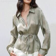 Yunuo Menswear  Nueva blusa elegante y versátil para mujer, diseño sencillo y elegante con un cinturón de satén brillante, manga larga con cuello, silueta favorecedora de la cintura ceñida - Café integral - Ver 5