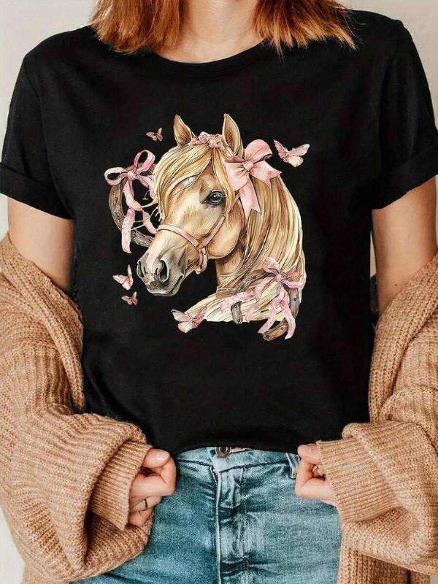 Camiseta de algodón de cuello redondo para mujer con estampado,Camiseta de estilo único con estampado de caballo encantador, diseño exclusivo en tejido suave, ideal para amantes de la naturaleza y moda casual, disponible en tallas S-M-L, color negro clásico, ropa femenina, online. - Negro - Ver 1