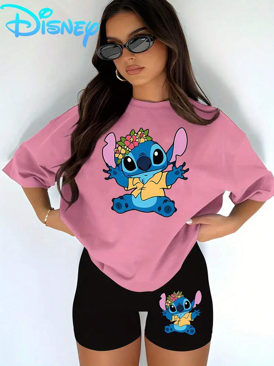 The Lilo & Stitch "Hawaiian Flower Crown" T-Shirt & Biker Shorts Set Is A Casual Women's T-Shirt And Yoga Pants Set, Perfect For Summer Travel And Relaxation At Home. It's A Disney-Licensed, Stylish, Soft, And Comfortable Sportswear Set. - 粉色 - 查看 1