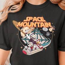 Camisetas de mujer y hombre de Disney Parque espacial atemporal, camisetas oversize, 100% algodón, camisas casuales de manga corta estilo retro, y camisetas con gráficos impresos para uso casual diario en parques de diversiones - Negro - Ver 1
