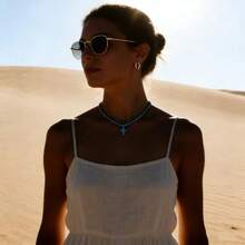 Collar de turquesa verde natural para mujer, collar de cadena con abalorio de turquesa bohemio, delicado colgante de cruz pequeña, joyería de verano para la playa - Rosa Rojo - Ver 6