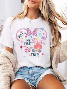 Disney-Style Women's Printed T-Shirt Featuring A Mickey Mouse Illustration Cartoon Print From The Disney Journey 2026 Collection. This Round-Neck Summer Top Is Crafted From Soft, Comfortable 100% Cotton Fabric, Perfect For Everyday Wear, Outdoor Activities, Or Shopping. It Also Makes An Ideal Choice For Women's Vacation Wear.--Disneys Disneyland Paris The Magic Kingdom Disneyesque B6Holiday Gifts Valentine's Day Gifts Earth Day Gifts Oktoberfest Gifts Summer Bank Holiday Gifts - trắng - Xem 1