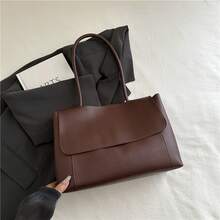 Bolso de mano moderno y versátil para mujer, estilo casual elegante con un toque de alta gama, bolso de hombro estiloso ideal para ir de compras, bolso tote texturizado de gran capacidad, nuevo modelo de verano 2026, bolso de axila, diseño exclusivo, bolso de hombro sencillo. - Marrón - Ver 11