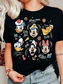 Disney Women's T-Shirt 1PC Licensed "Nautical‑Themed Mickey Minnie Donald Daisy Goofy Pluto Sailor Headshot Collage With Hand‑Style Signatures" Cartoon Printed Oversized T‑Shirt, Short Sleeve Tee For Disney Cruise Vacations & Family Trips. 2026 New Style, Ideal For Family Matching Outfits, Unisex For All Ages. High‑Quality Cotton Fabric, Soft & Breathable. Cute Tropical‑Sailor Design Featuring Palm Trees, Anchors, Sun, Ship And Star Accents, Perfect Gift For Disney Cruise‑Loving Fans. - màu đen - Xem 1