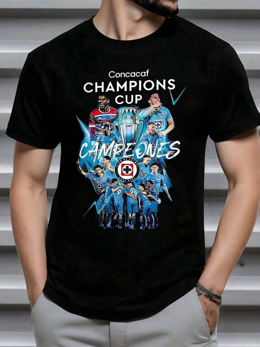 Grupo de jugadores celebrando junto a un gran trofeo de la Concacaf Champions Cup con la palabra campeones y el escudo del club en el centro transmitiendo orgullo y unión camiseta de hombre 100% algodón 220g - Negro - Ver 1