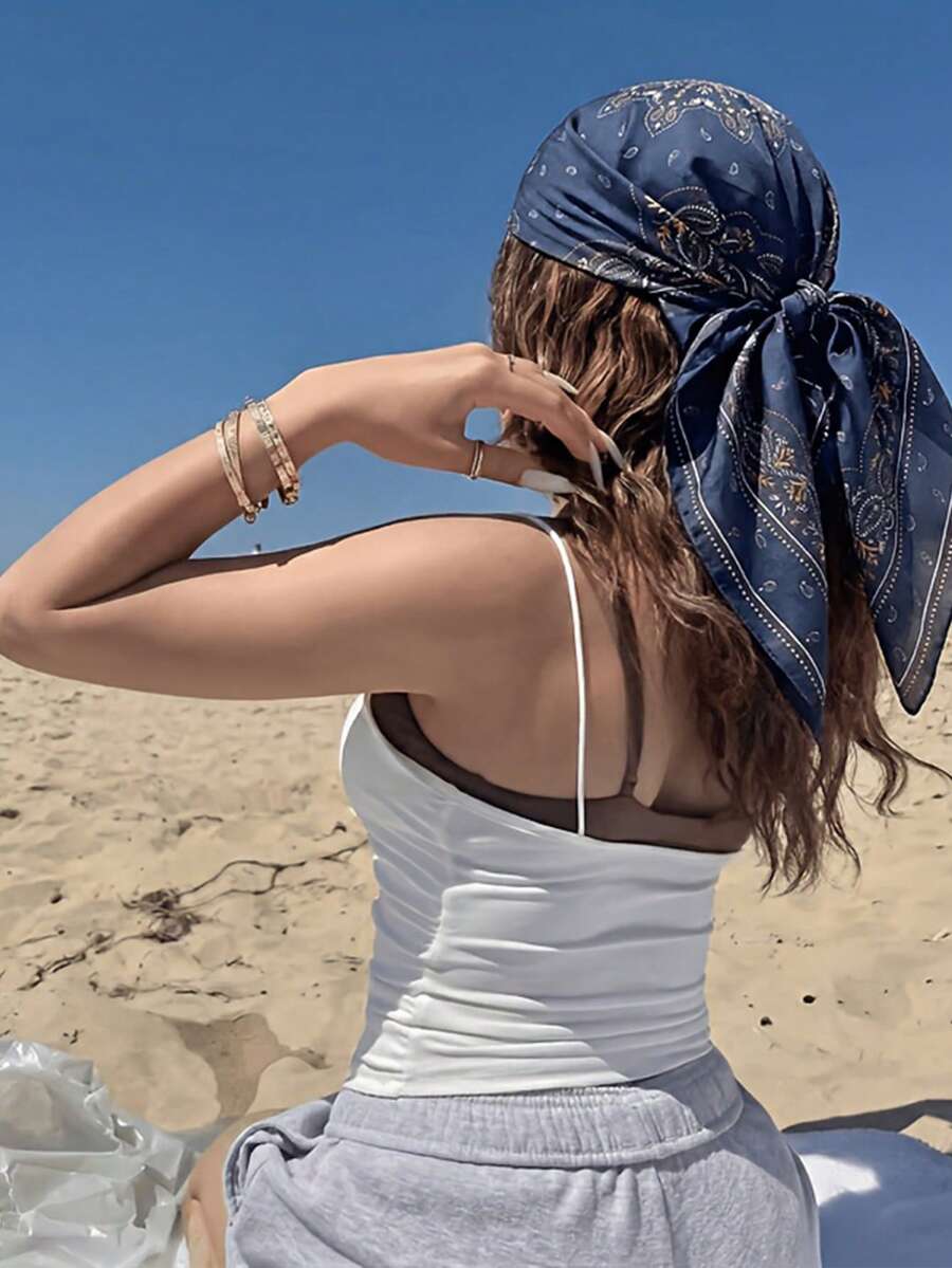 1件復古深藍色圖案女款方巾,西部牛仔風格印花方巾,輕盈緞面圍巾,可用作頭巾、頸巾或裝飾配件,適合街頭、通勤及其他場景 - 彩色 - 查看 1