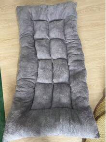 特大號柔軟舒適寵物狗床，厚實聚酯纖維狗沙發墊，適合大型犬 - Greyish White - 查看 12