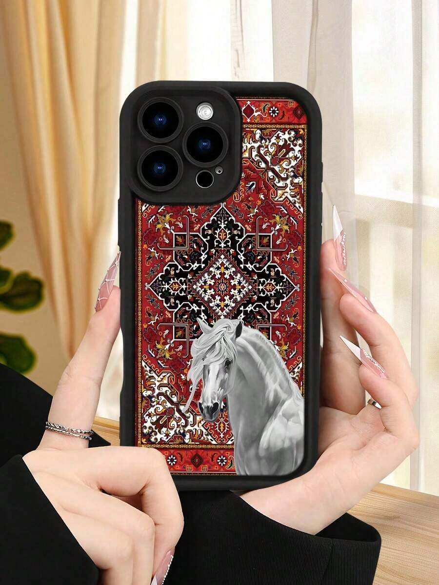 1 pieza funda de teléfono con diseño de caballo blanco sobre fondo de alfombra ornamental en tonos rojos y dorados, estilo clásico y elegante ideal para amantes del arte tradicional y lo sofisticado, TPU suave, protección completa antiimpacto y antideslizante, compatible con iPhone17 ProMax/16/15/14/13/12/11/Plus/Pro/ProMax, compatible con Galaxy A34/A35/A54/A55, Galaxy S20/S21/S22/S23/S24/S25 Ultra/Plus, compatible con Galaxy/Redmi/Honor/OPPO/ViVo - Negro - Ver 1