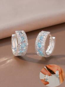 1 Pair Women's Silver C-Shaped Earrings, Featuring Blue Rhinestone Design, Edge Decorated With Pave Setting, Presenting A Cool-Toned Style, An Exquisite Jewelry Gift Option. - Multicolor - View 7