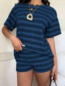 Conjunto de camiseta de manga corta y pantalones cortos de punto a rayas para mujer de estilo casual - Azul marino - Ver 5