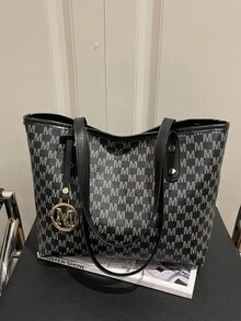 1件純色字母標籤托特包，女款大容量PU肩背手提包，通勤休閒大包 - 黑色 - 查看 1