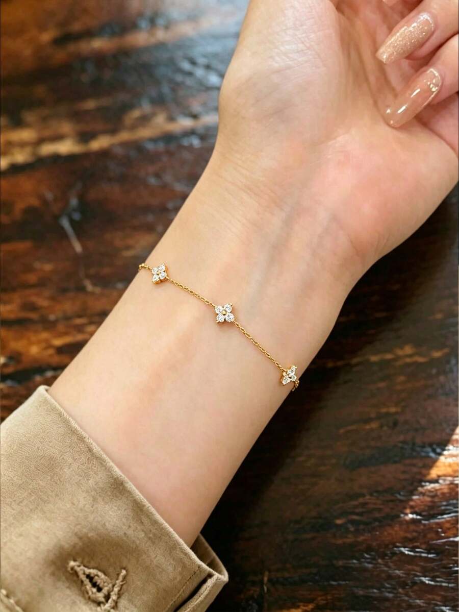 18K 镀金防水迷你锆石花朵吊坠手链,奢华珠宝礼物,适合女士 - 金色 - 查看 1
