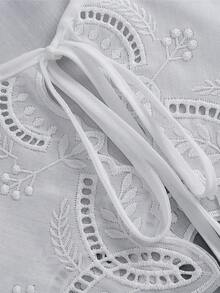 DA FEN QI MI MA 1件裝花葉刺繡寬領翻領假領，純白色自綁蝴蝶結披肩領，溫柔通勤辦公穿搭裝飾 - 白色 - 查看 7