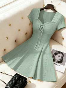 Nuevo vestido corto de verano para mujer, ajustado y sexy, con nudo en la cintura, de jacquard de punto en color crema-amarillo - Verde - Ver 6