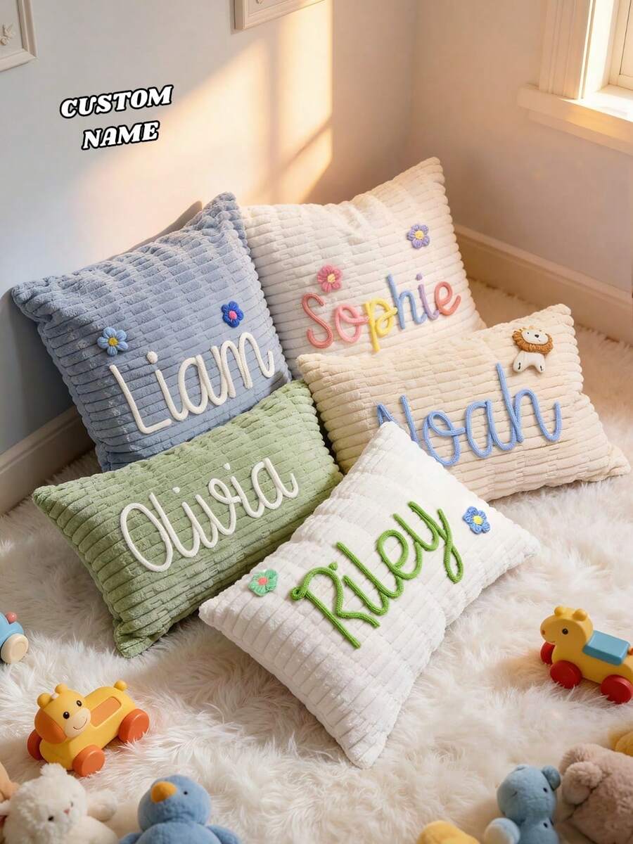 Sarung Bantal Nama Bertekstur yang Dipersonalisasi, Sarung Bantal Dekoratif Korduroi Lembut, Huruf Benang Bordir Tangan, Dekorasi Kamar, Kamar Bayi - MultiWarna - View 1