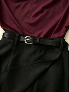 Nuevo top de manga corta ajustado con hombro asimétrico y plisado en negro, combinado con shorts caqui con cordón, conjunto de 2 piezas de pantalón corto y falda para mujer, traje casual de primavera/verano para mujer, apto para vacaciones y uso diario - Burdeos - Ver 4