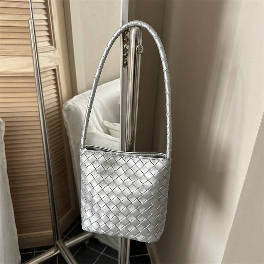 Bolso de mano moderno y versátil para mujer, estilo casual elegante con un toque de alta gama, bolso de hombro estiloso ideal para ir de compras, bolso de hombro tejido de estilo coreano a la moda, novedad de verano 2026, de gran capacidad para el trabajo y los desplazamientos diarios para mujeres. - Plateado - Ver 1