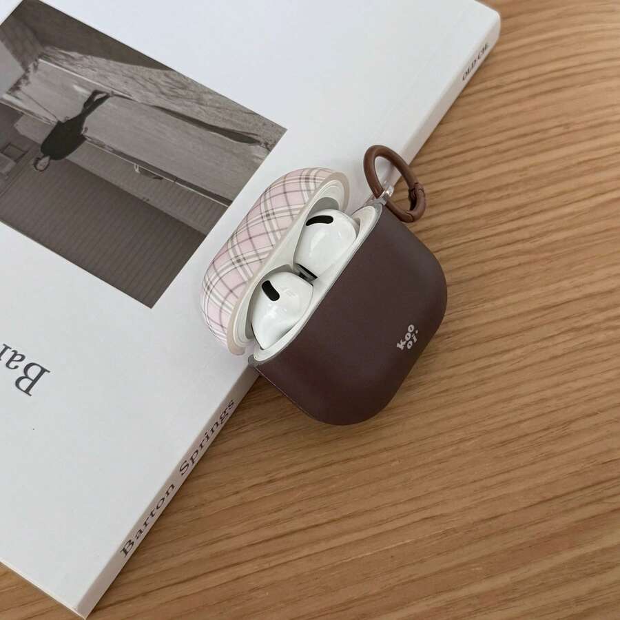 復古柔和棕色與粉色拼色格紋耳機保護殼套組,附掛環,相容 Apple 5/Pro 2/Pro 3/Pro/4/3/2,時尚女款耳機殼,極簡創意設計保護套 - 棕色 - 查看 1