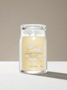 Yankee Candle Vanilla Cupcake Signature Large Jar Candle 567 G - one-size - View 1
