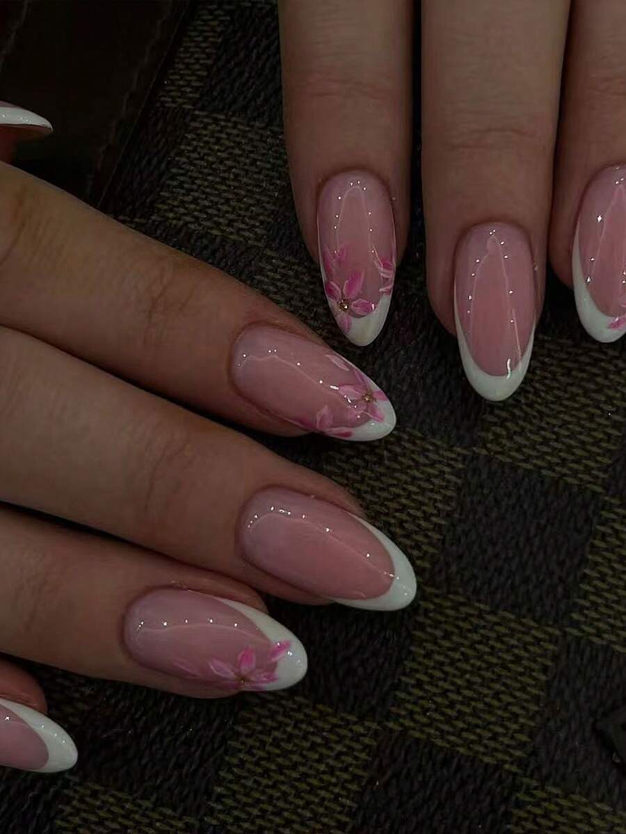 30 st franska mandelformade nageldekaler med blommönster, tillverkade av högkvalitativt akrylmaterial. Inkluderar 1 självhäftande ark och 1 nagelfil. - Multifärgad - Visa 1