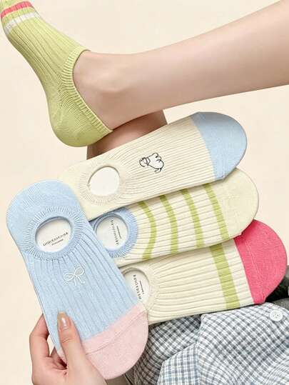 5 đôi tất thuyền nữ, tất thuyền siêu mỏng họa tiết macaron hoạt hình mùa xuân hè, mềm mại và thân thiện với da, thấm hút mồ hôi tốt và thoáng khí. Tất gân có độ co giãn tuyệt vời ở miệng tất và không gây bó mắt cá chân, phù hợp cho nhiều dịp khác nhau. Ví dụ như các buổi tiệc có tua rua, lễ hội, các sự kiện trang trọng và các buổi tiệc tùng.
