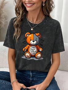 Plus Size Women's T-Shirt With A Colorful Cartoon Bear Print And Retro Style. It Features Short Sleeves And A Relaxed Fit, Making It Easy To Layer Under A Shirt. Made From 100% Pure Cotton, This Washable And Durable T-Shirt Is Perfect For Casual Outings, Dates, And Lounging At Home. - 黑色 - 查看 1