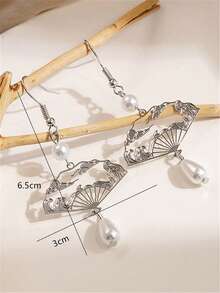 1 Pair Chinese Silver Fan-Shaped Pearl Earrings, Vintage Hollow Floral Sweet Design For Women - Silver - View 6