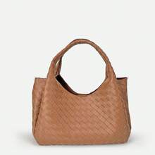 Bolso de Mujer BV Bottega Bang Bang Hecho a Mano de Cuero Genuino de Andiamo Clutch Campana - Bolso Versátil con Textura, Gran Capacidad y Diseño Sencillo. - Burdeos - Ver 1