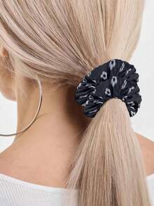 4/1pc Cute Football Cartoon Printed Silk Scrunchie, Gentle No Hair Damage, Fashion Daily Hair Tie, Perfect For Daily Wear, Outdoor Travel, Sports Events & General Festivals, Practical Hair Accessories, Hair - Multicolor - View 3