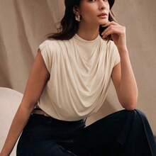 Top de mujer de cintura alta con diseño minimalista y plisado - Marrón - Ver 3