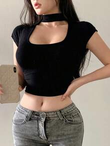 Camiseta de mujer de ajuste ceñido, cuello cuadrado, manga corta, súper corta y tipo boxy para el verano - Negro - Ver 2