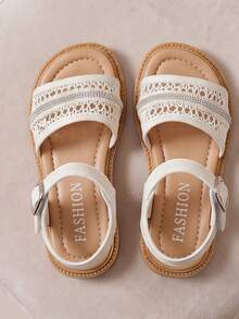 Sandal Putih Anak Usia 3-12 Tahun, Model Terlaris. Dekorasi Kristal di Bagian Atas + Gesper Persegi Logam di Tumit, Desain Pengait dan Perekat yang Dapat Diatur. Sol Anti Selip Cokelat Lembut, Insole Lembut. Segar dan Serbaguna, Cocok untuk Berbagai Pakaian dan Pemakaian Sehari-hari. - Krem - View 3
