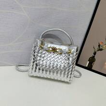 Bolso de mujer de cuero genuino hecho a mano BV Bottega Bang Bang de Andiamo Clutch Campana. Bolso de mujer tejido a mano, estilo de nicho de alta gama para el verano, versátil y sofisticado. - Plateado - Ver 2