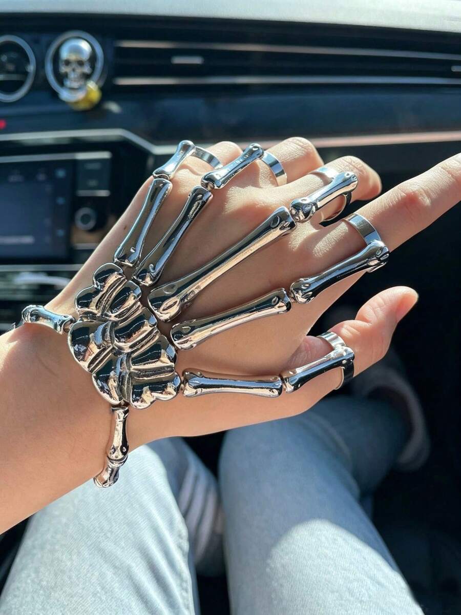 1pc Hip-Hop Punk Style Exaggerated Vintage Texture Skull Bracelet Adjustable Five-Finger Ring Metal Connected Finger Bracelet Men's Halloween Party Costume Essential Accessory (Please Check The Size Chart When Purchasing) - Silver - View 1