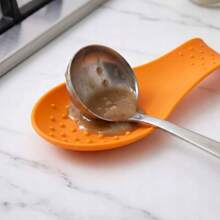 SOPORTE DE SILICONA PARA CUCHARA, CUCHARÓN, ESPÁTULA, COLOR NARANJA - Naranja - Ver 6