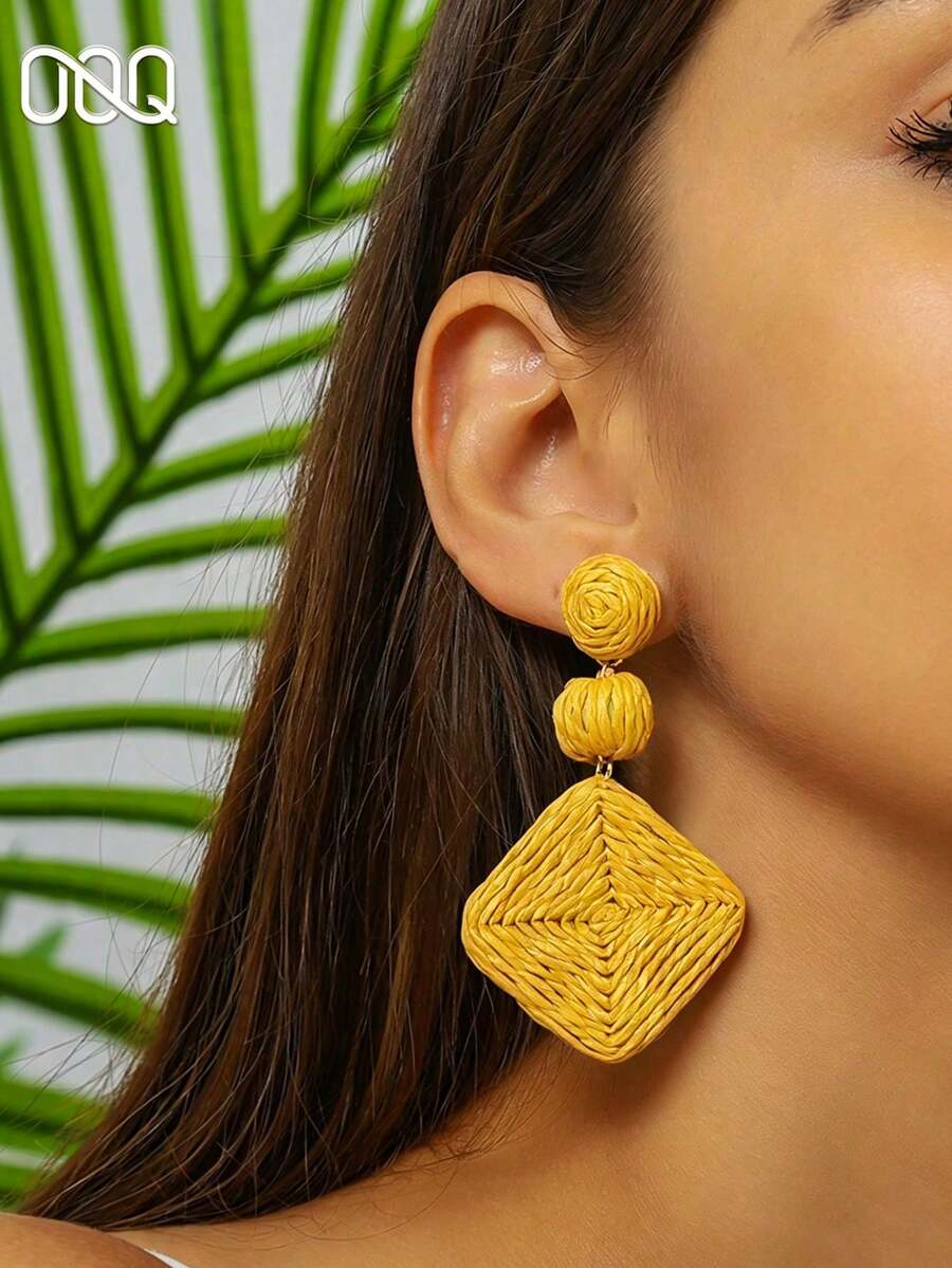 OOQ 1 Pasang Anting-Anting Rafia Bentuk Belah Ketupat Geometris Minimalis, Seksi & Modis untuk Liburan, Pesta, Pemakaian Sehari-hari, Hadiah yang Cocok untuk Orang Tercinta (Anyaman Rafia Buatan Tangan, Bentuk & Arah Acak) - Kuning - View 1