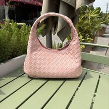 Bolso de mujer de cuero genuino tejido a mano BV Bottega Bang Bang de Andiamo Clutch Campana 2026, nuevo bolso de lujo ligero de nicho, bolso de mano tejido a mano, bolso de hombro, bolso texturizado para mujer. - Negro - Ver 1
