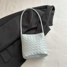 Bolso de mano moderno y versátil para mujer, estilo casual elegante con un toque de alta gama, bolso de hombro estiloso ideal para ir de compras, bolso de hombro tejido de estilo coreano a la moda, novedad de verano 2026, de gran capacidad para el trabajo y los desplazamientos diarios para mujeres. - Plateado - Ver 11