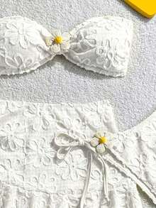 Swim Mod Set de 3 piezas: Top corto de tirantes finos, Bottom de triángulo con lazos laterales y minifalda con volantes y cordón - Blanco - Ver 5