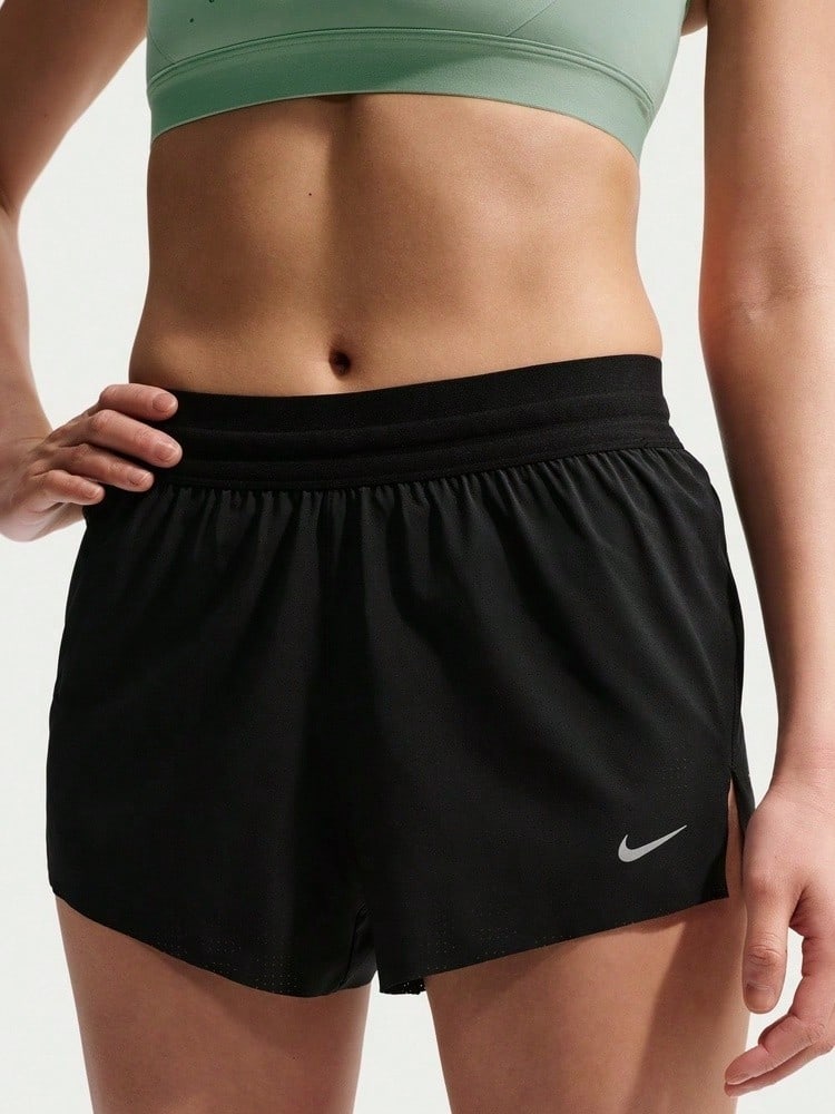 Nike Swift Breathe Dri-FIT 女款中腰跑步短裤（带内衬）IF1679-010 - 黑色 - 查看 1