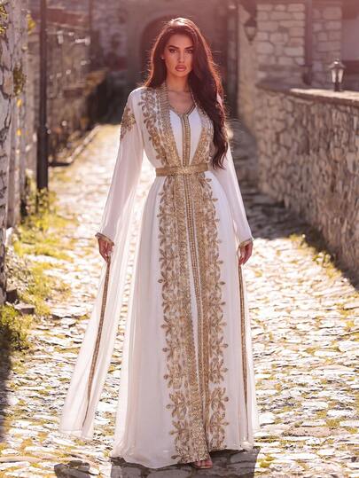 Faeriesty Bộ đồ hai mảnh thanh lịch dành cho nữ, cổ chữ V, tay loe đính ngọc trai, với các chi tiết vàng tinh tế, thích hợp cho các dịp trang trọng như dạ hội và tiệc cocktail.