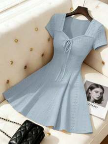Nuevo 2026  Nuevo vestido mini de verano de ajuste ceñido con nudo delantero, de punto jacquard de crema de mantequilla sexy para mujeres - Celeste - Ver 8