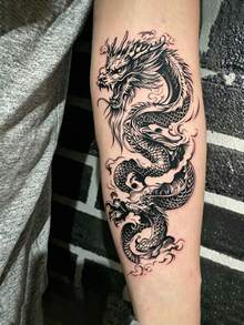 2款大尺寸男士身體藝術防水逼真臨時紋身貼紙，黑色龍與蓮花圖案，可維持2-5天，適用於手臂、頸部、肩膀、腰部、腿部和背部，適合派對、禮物和表演 - 黑色 - 查看 5