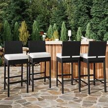 Taburetes altos de ratán para exterior con cojines - Sillas de bar sin brazos - Mimbre resistente al clima - Juego de 4 ideales para terraza, jardín o piscina - Beis - Ver 6