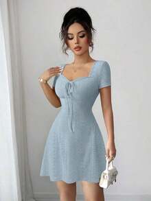 Nuevo 2026  Nuevo vestido mini de verano de ajuste ceñido con nudo delantero, de punto jacquard de crema de mantequilla sexy para mujeres - Celeste - Ver 7
