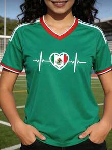 Camiseta de fútbol para hombre y mujer de la Copa Mundial 2026, estampada con la bandera nacional y el escudo de armas de México. Simboliza la pasión y el orgullo deportivo de México en el torneo de la Copa del Mundo. Esta camiseta holgada es perfecta para usar en el Día de la Independencia y también es un excelente regalo para los aficionados al fútbol. - Verde - Ver 2