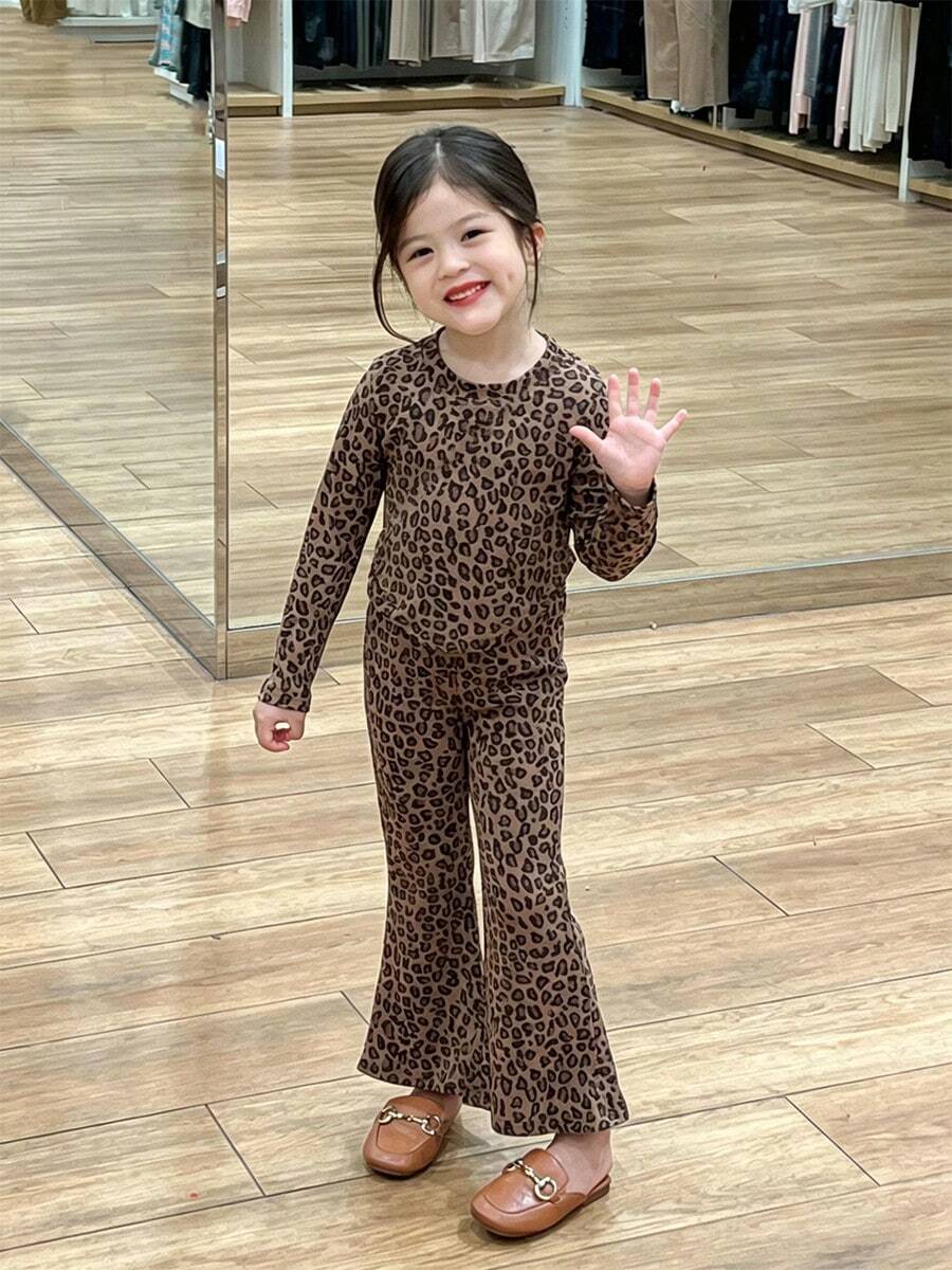 女童豹纹长袖T恤和喇叭裤两件套服装，时尚有弹性，秋季 - 棕色 - 查看 1