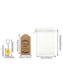 Bộ quà tặng móc khóa hình vịt vàng hoạt hình 30 món - Bao gồm 10 móc khóa, 10 túi vải organza và 10 thiệp. Bộ quà tặng đáng yêu này gồm những móc khóa hình vịt vàng hoạt hình đi kèm với những tấm thiệp cùng màu, là lựa chọn lý tưởng để trang trí ba lô hoặc làm quà tặng trong các bữa tiệc. - Một kích cỡ phù hợp cho tất cả - Xem 3